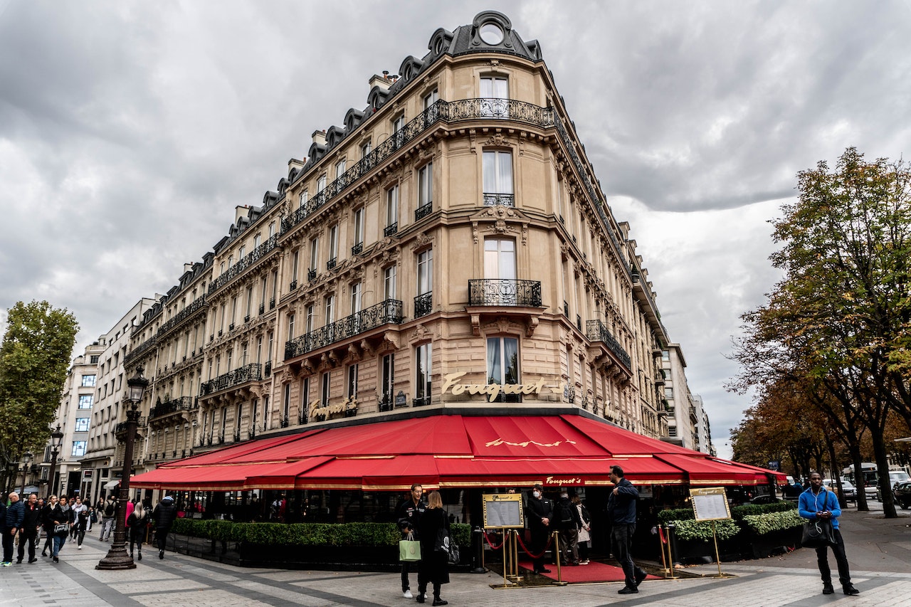 Vous n’avez pas besoin de rêver de posséder un magnifique immeuble à Paris.